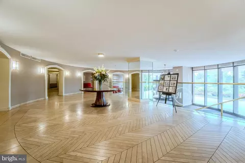 Entry Way - 8340 Greensboro Dr #225, Mclean, VA 22102 photo 2 of 3
