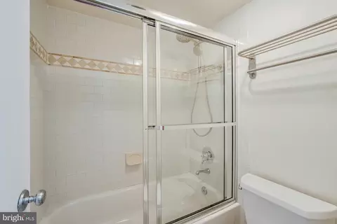 Bath - 8340 Greensboro Dr #225, Mclean, VA 22102 photo 1 of 3