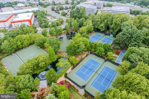 View/Area - 8340 Greensboro Dr #225, Mclean, VA 22102 photo 4 of 5