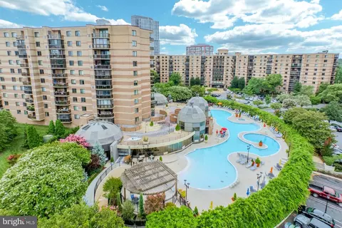 Exterior - 8340 Greensboro Dr #225, Mclean, VA 22102 photo 3 of 5