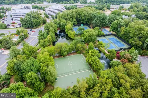 View/Area - 8340 Greensboro Dr #225, Mclean, VA 22102 photo 3 of 5