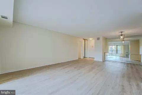 Living - 8340 Greensboro Dr #225, Mclean, VA 22102 photo 5 of 14