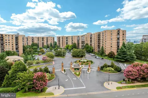 View/Area - 8340 Greensboro Dr #225, Mclean, VA 22102 photo 1 of 5