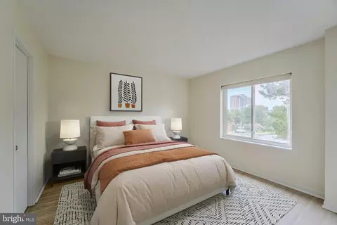 Bedroom - 8340 Greensboro Dr #225, Mclean, VA 22102 photo 2 of 3