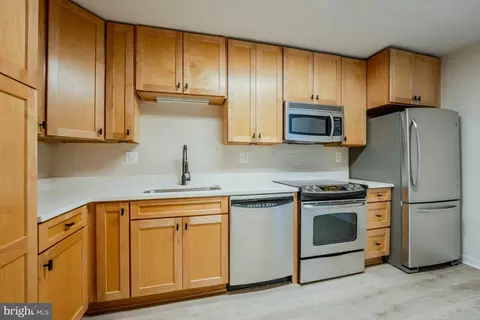 Kitchen - 8340 Greensboro Dr #225, Mclean, VA 22102 photo 1 of 1