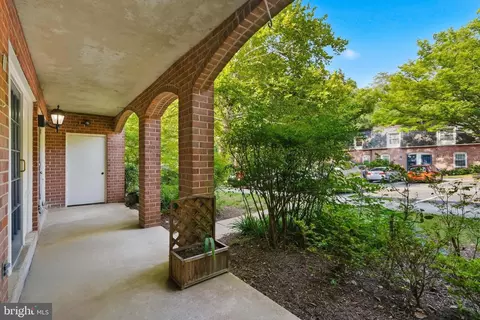 Exterior - 5911 Prince James Dr #D, Springfield, VA 22152 photo 4 of 4