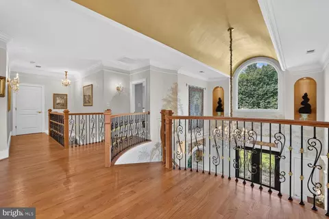 Entry Way - 6245 Linway Ter, Mclean, VA 22101 photo 3 of 6