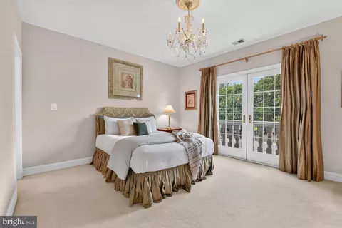 Bedroom - 6245 Linway Ter, Mclean, VA 22101 photo 5 of 6
