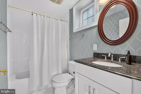Bath - 6245 Linway Ter, Mclean, VA 22101 photo 6 of 7