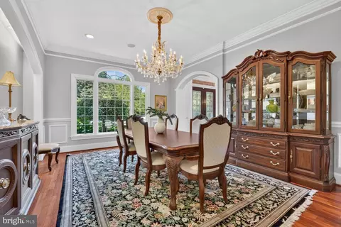 Dining - 6245 Linway Ter, Mclean, VA 22101 photo 2 of 3
