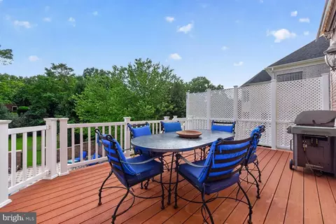 Exterior - 6245 Linway Ter, Mclean, VA 22101 photo 4 of 12