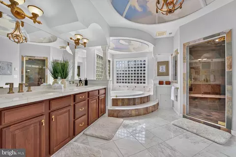 Bath - 6245 Linway Ter, Mclean, VA 22101 photo 1 of 7