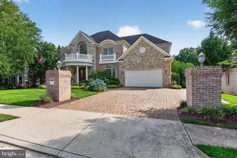 Exterior - 6245 Linway Ter, Mclean, VA 22101 photo 2 of 12
