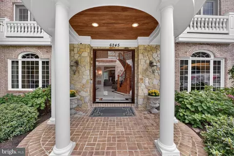 Exterior - 6245 Linway Ter, Mclean, VA 22101 photo 3 of 12