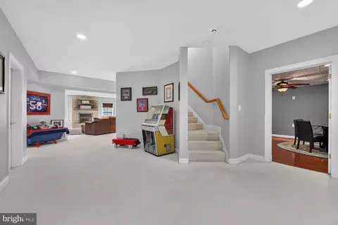 Entry Way - 6245 Linway Ter, Mclean, VA 22101 photo 5 of 6