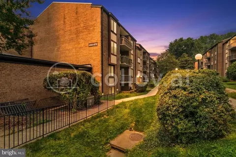 9710 Kingsbridge Dr #104, Fairfax, VA 22031