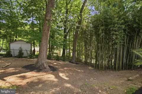 Exterior - 6401 Limerick Ct, Springfield, VA 22152 photo 9 of 13