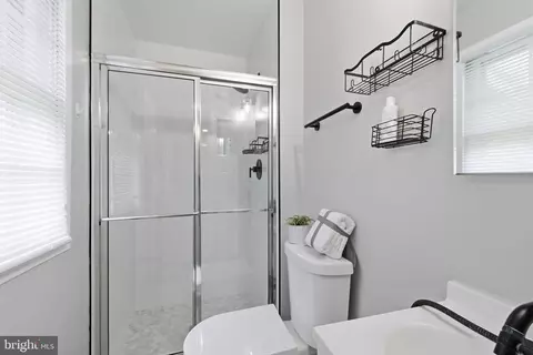 Bath - 6401 Limerick Ct, Springfield, VA 22152 photo 1 of 4