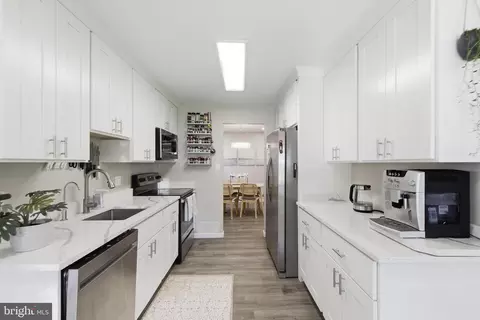 Kitchen - 6401 Limerick Ct, Springfield, VA 22152 photo 1 of 2