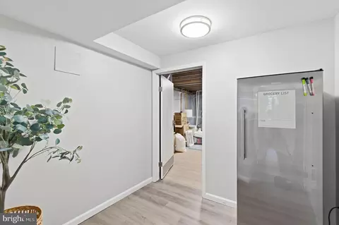 Entry Way - 6401 Limerick Ct, Springfield, VA 22152 photo 6 of 6