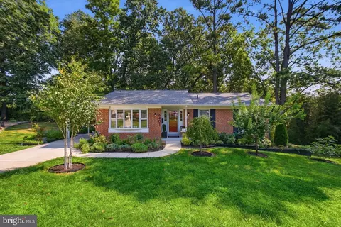 Exterior - 6401 Limerick Ct, Springfield, VA 22152 photo 1 of 13