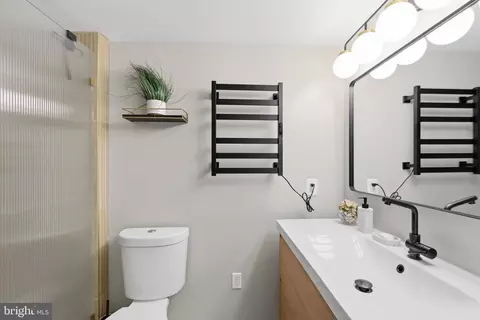 Bath - 6401 Limerick Ct, Springfield, VA 22152 photo 4 of 4