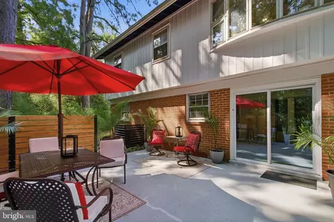 Exterior - 6401 Limerick Ct, Springfield, VA 22152 photo 10 of 13