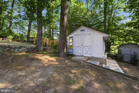 Exterior - 6401 Limerick Ct, Springfield, VA 22152 photo 8 of 13