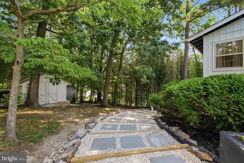 Exterior - 6401 Limerick Ct, Springfield, VA 22152 photo 7 of 13