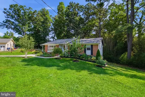 Exterior - 6401 Limerick Ct, Springfield, VA 22152 photo 2 of 13