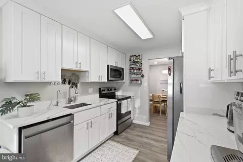 Kitchen - 6401 Limerick Ct, Springfield, VA 22152 photo 2 of 2