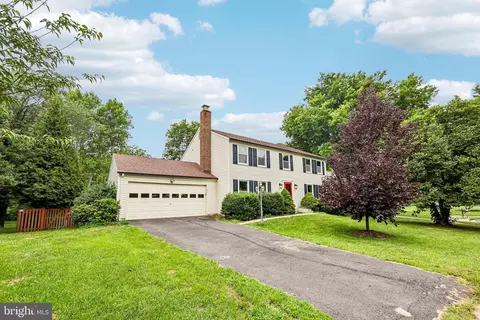 12821 Kettering Dr, Herndon, VA 20171