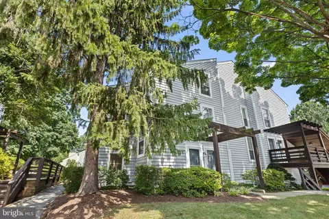 10178 Oakton Terrace Rd #178, Oakton, VA 22124