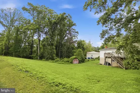 8419 Wesleyan St, Vienna, VA 22180