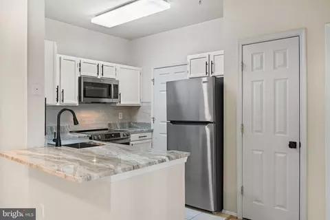 Kitchen - 1580 Spring Gate Dr #4312, Mclean, VA 22102 photo 2 of 2