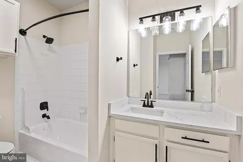 Bath - 1580 Spring Gate Dr #4312, Mclean, VA 22102 photo 1 of 2