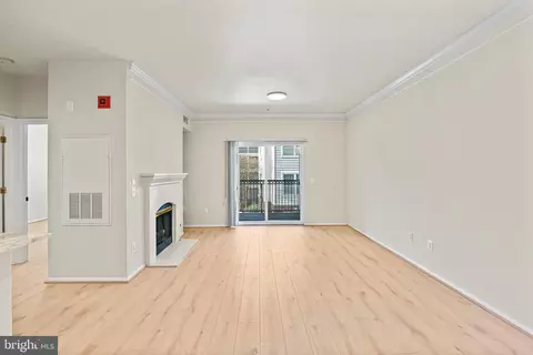 Living - 1580 Spring Gate Dr #4312, Mclean, VA 22102 photo 3 of 3
