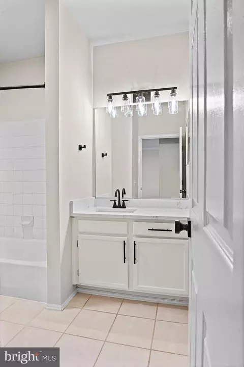 Bath - 1580 Spring Gate Dr #4312, Mclean, VA 22102 photo 2 of 2
