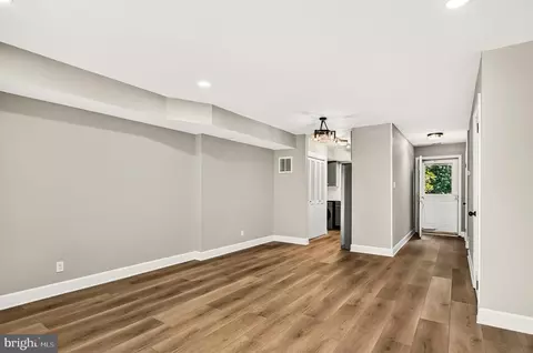 Entry Way - 7617 Tiverton Dr, Springfield, VA 22152 photo 3 of 4