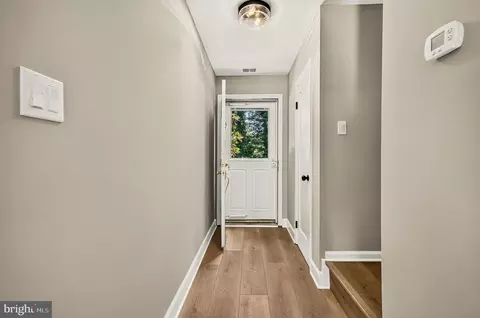 Entry Way - 7617 Tiverton Dr, Springfield, VA 22152 photo 2 of 4