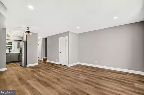Living - 7617 Tiverton Dr, Springfield, VA 22152 photo 3 of 3