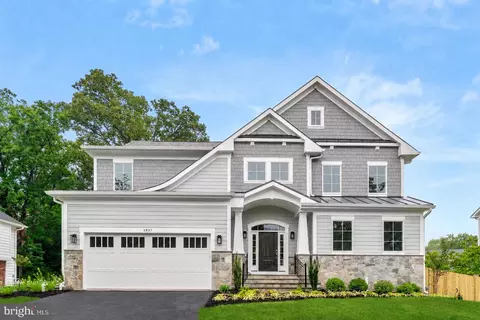 902 Olympian Cir SW, Vienna, VA 22180