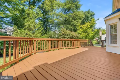Exterior - 2610 Paddock Gate Ct, Herndon, VA 20171 photo 5 of 10