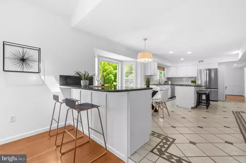 Kitchen - 2610 Paddock Gate Ct, Herndon, VA 20171 photo 6 of 6