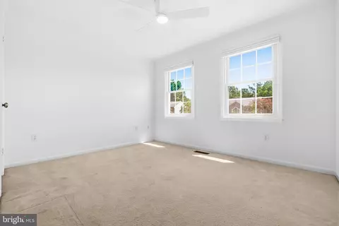 Bedroom - 2610 Paddock Gate Ct, Herndon, VA 20171 photo 6 of 9