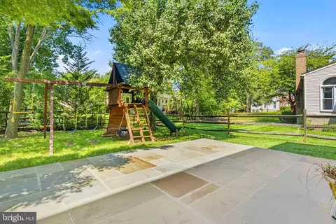Exterior - 2610 Paddock Gate Ct, Herndon, VA 20171 photo 7 of 10
