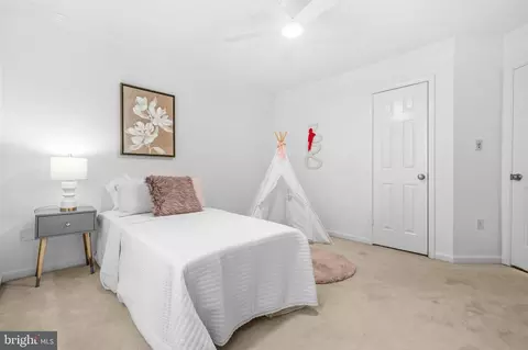Bedroom - 2610 Paddock Gate Ct, Herndon, VA 20171 photo 5 of 9