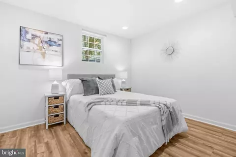 Bedroom - 2610 Paddock Gate Ct, Herndon, VA 20171 photo 7 of 9