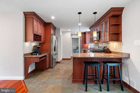 Kitchen - 9202 Setter Pl, Springfield, VA 22153 photo 4 of 4