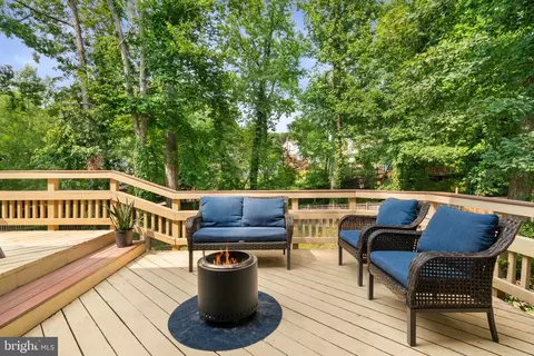 Exterior - 9202 Setter Pl, Springfield, VA 22153 photo 3 of 9